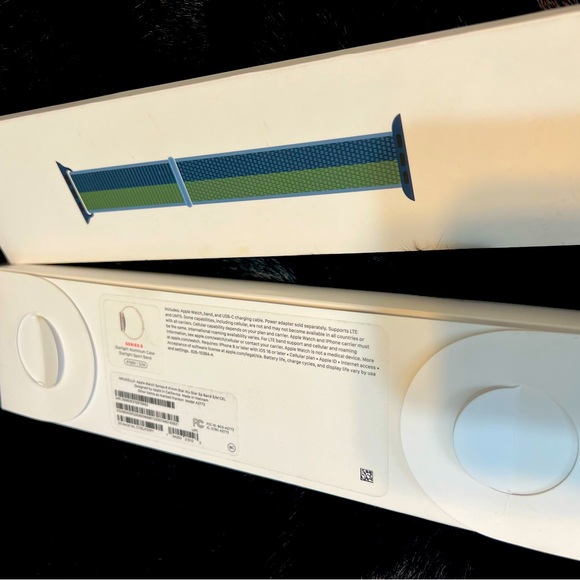 Apple Watch Series 8 41mm Starlight Aluminum Case/Extra Apple Sport Loop Band - Picture 3 of 6